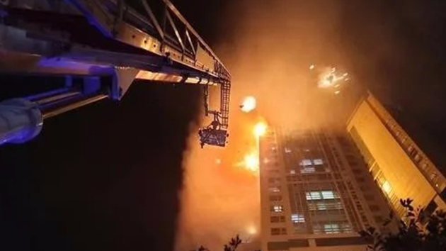 消防知識(shí) 丨 全樓在燃燒！33層建筑深夜起火，高層火災(zāi)到底該如何逃生？